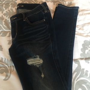 Hollister skinny jeans with rips